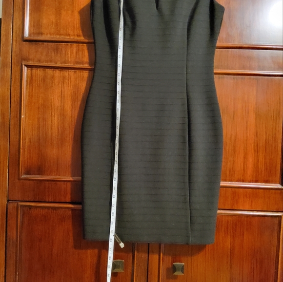 Guess Stretch Solid Black Sleeveless Sheath Bodycon Keyhole Dress Size 8 - Picture 3 of 10